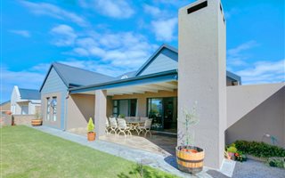 3 Bedroom House in Kraaibosch