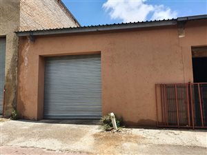 275 m² Industrial space in Booysens Reserve