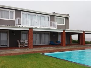 4 Bed House in Gouritsmond