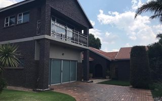 6 Bedroom House in Sunair Park