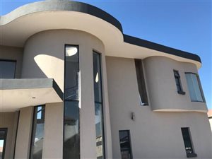 5 Bed House in Zambezi Country Estate