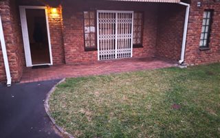 3 Bedroom Simplex in Cowies Hill