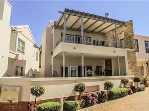 3 Bed House in Ebotse Estate