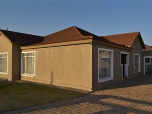 4 Bed House in Springs Central