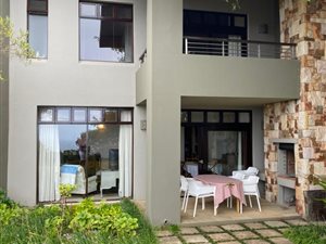 2 Bed Apartment in Oubaai and surrounds