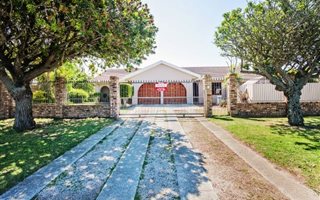 3 Bedroom House in Kamma Park
