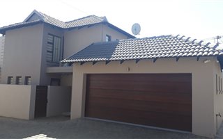 2 Bedroom House in Menlo Park