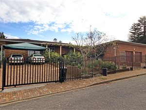 5 Bed House in Durbell