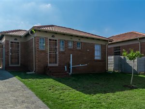 3 Bedroom House in Thatch Hill Estate