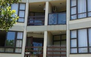 2 Bedroom Apartment in Freeland Park