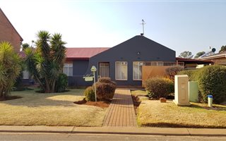 4 Bedroom House in Lenasia