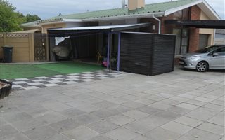 4 Bedroom House in Eden Park