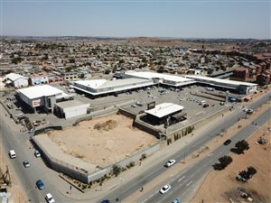 350 m² Retail Space in Cosmo City