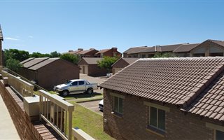 2 Bedroom Apartment in Mooikloof Ridge