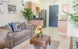2 Bedroom Apartment in Mooikloof Heights
