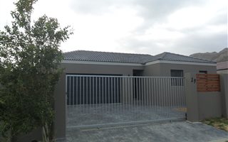 4 Bedroom House in Admirals Park