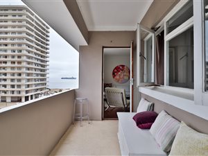 2 Bed Apartment in Three Anchor Bay