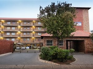 2 Bed Apartment in Eloffsdal