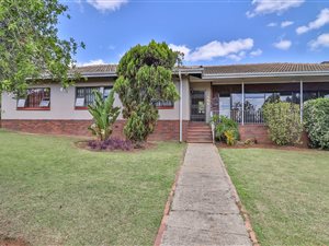 3 Bed House in Hayfields