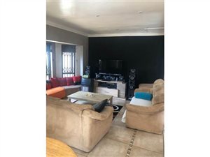 3 Bed Cluster in Weltevreden Park