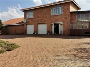 5.4 ha Farm in Mooiplaats AH