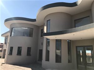5 Bed House in Montana