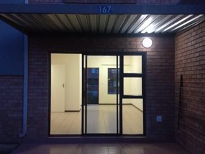 2 Bed Townhouse in Helderkruin