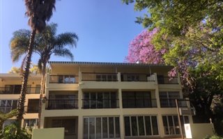4 Bedroom House in Kosmos