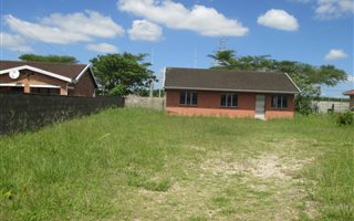 3 Bedroom House in Brackenham