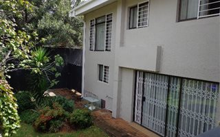 5 Bedroom House in Lukasrand