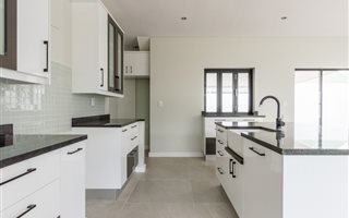5 Bedroom House in Zevendal
