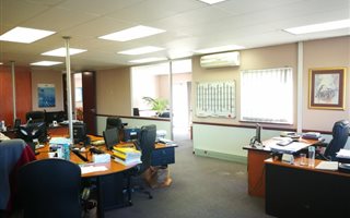 240 m² Commercial space in Meyersdal