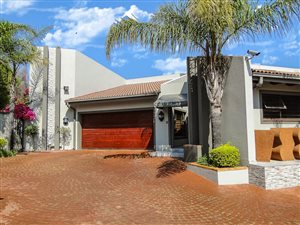 4 Bed House in Douglasdale