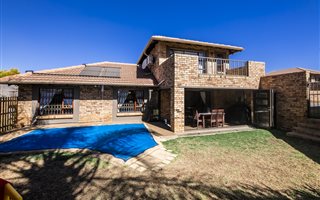 3 Bedroom Cluster in Meyersdal