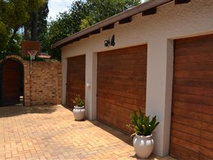 4 Bed House in Highway Gardens