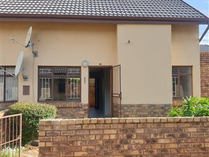 2 Bed Townhouse in Bonaero Park