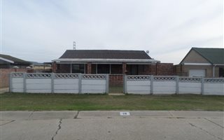 4 Bedroom House in Young Park