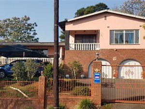 4 Bed House in Woodlands