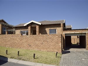 3 Bed Townhouse in Honey Park