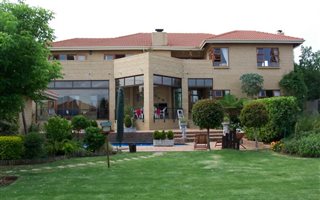 4 Bedroom House in Kyalami Estate