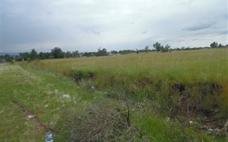 600 m² Land available in Sunset View
