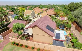 3 Bedroom Duet in Eldoraigne