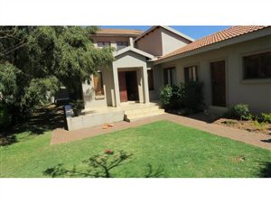 4 Bedroom House in Leeuwenhof Estate