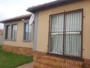 3 Bed House in Olievenhoutbosch