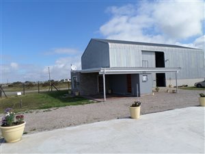 513 m² Industrial space in Mossel Bay Central