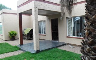 3 Bedroom House in Denneoord