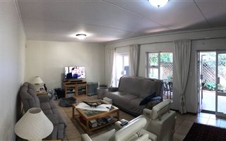 3 Bedroom Townhouse in Eagle Canyon Golf Estate