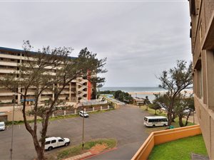 2.5 Bed Apartment in Amanzimtoti