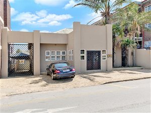 4 Bed House in Krugersdorp Central