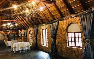 10 Bedroom House in Akasia